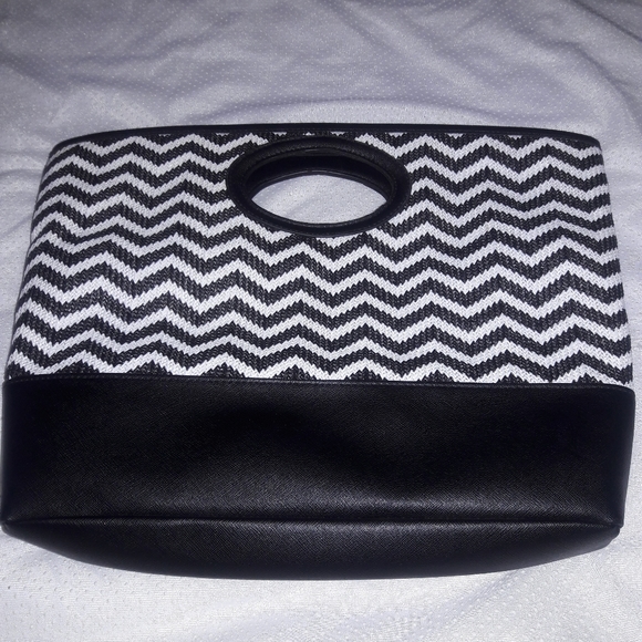 Purse - Picture 2 of 3